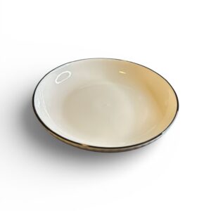 Farfurie Adâncă Ceramică Simplă – Alb Lucios cu Margine Neagră, Formă Rotundă, Pentru Servire