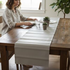 Runner Masă Gri 45×140 cm – Aspect Piele, Șervet Decorativ Modern, Material Rezistent