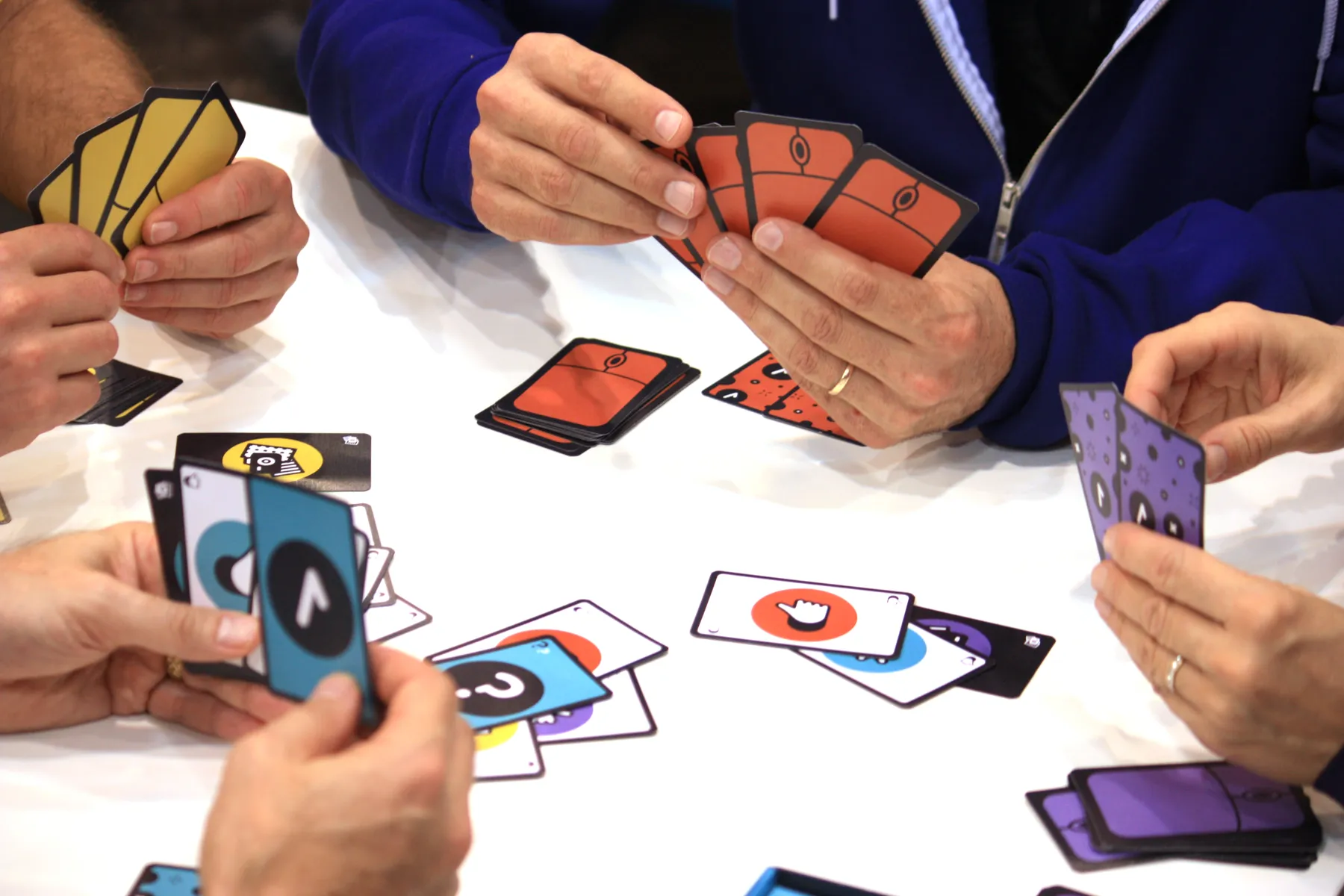 Joc de Societate Social Network, Brain Games, pentru 2–6 Jucători, 8+ Ani - imagine 3