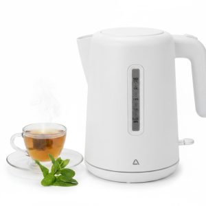 Fierbator electric Ambiano de 1.7L si culoare alba prezentat alaturi de o ceasca de ceai